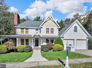 8 Tall Oaks Dr, Pottsville, PA 17901