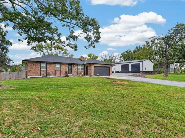 18902 E 263rd St, Harrisonville, MO 64701