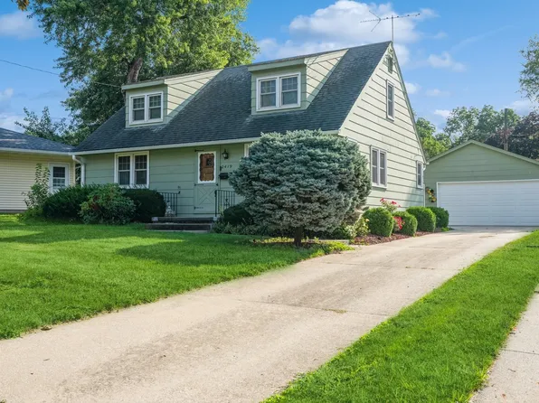 2419 Tomlin Ln, Des Moines, IA 50317