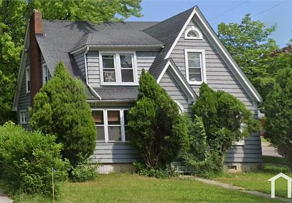 117 S Hamilton St — Photo 2