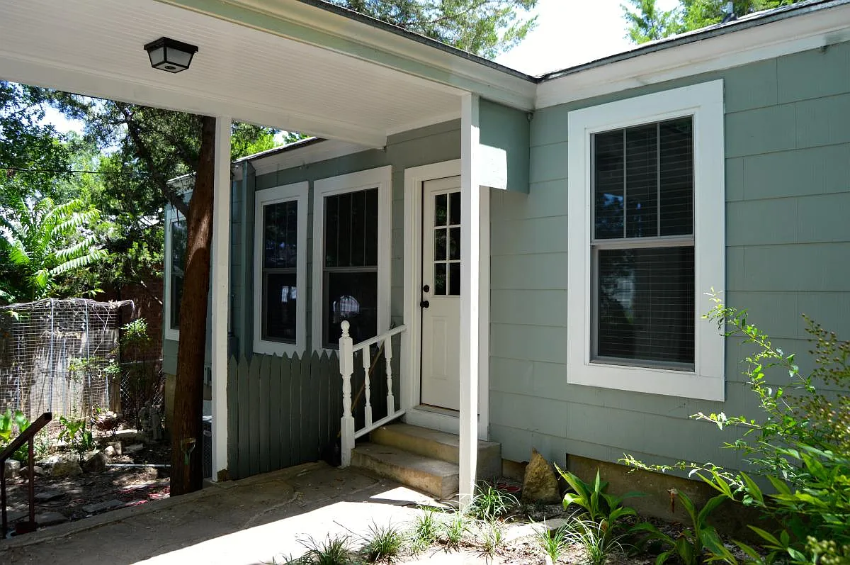 4036 Locke Avenue — Photo 3