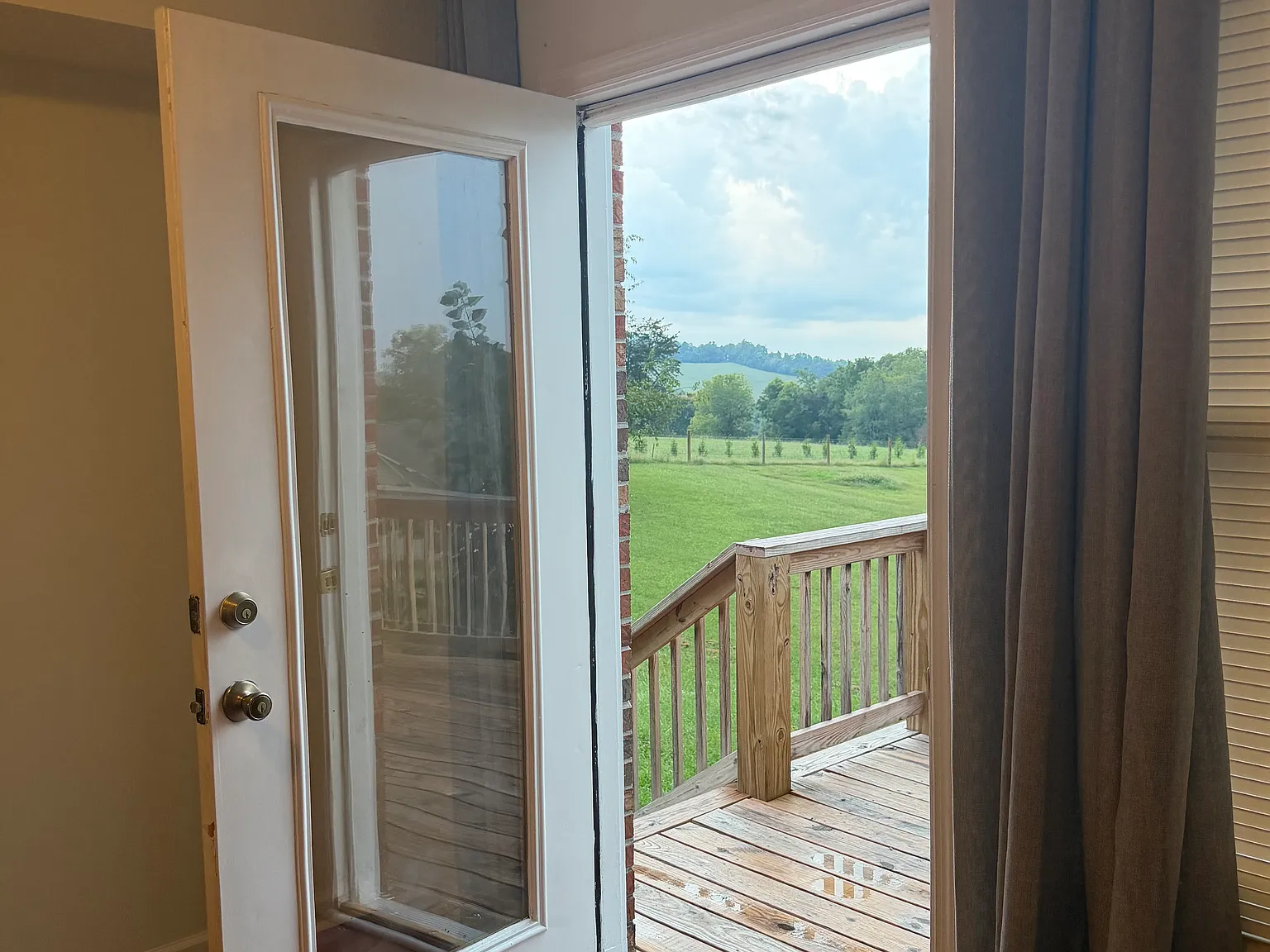 2 bed, 1.5 bath, 1000 sqft, $1,250 — Photo 3