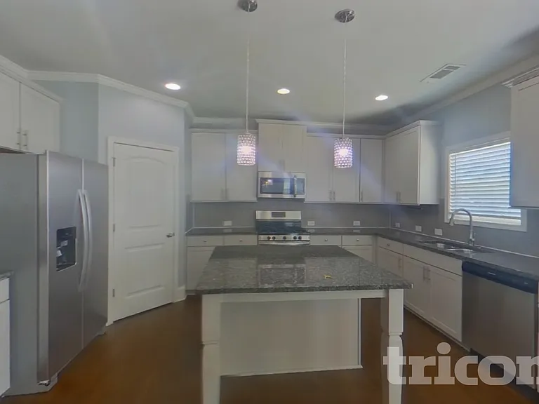 7064 Demeter Dr — Photo 7