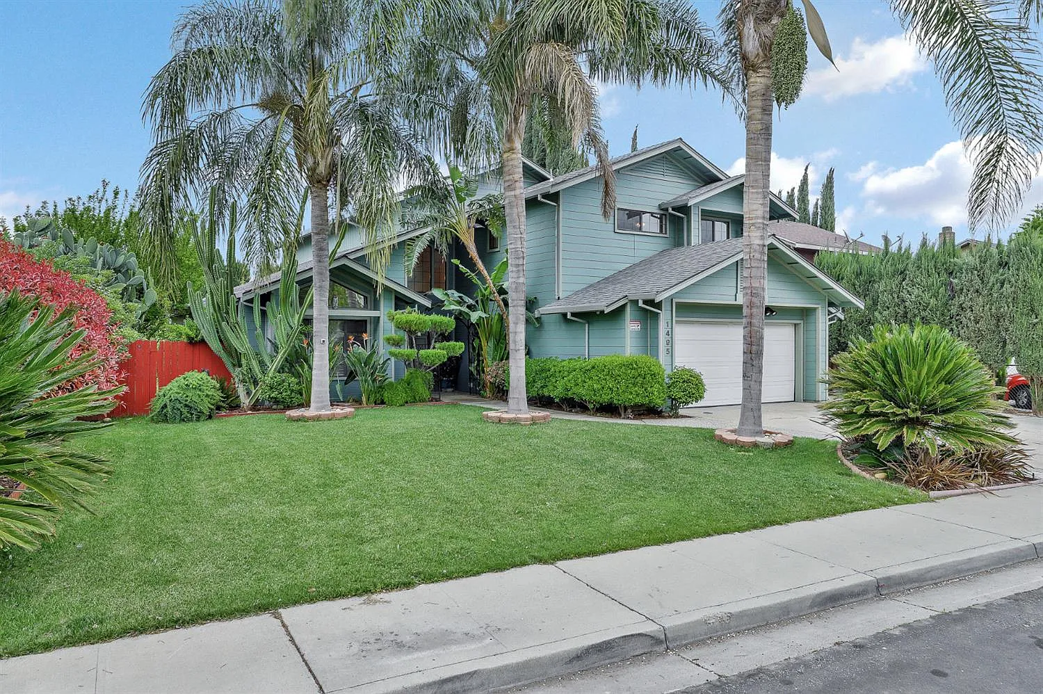 1495 Suellen Dr photo 1