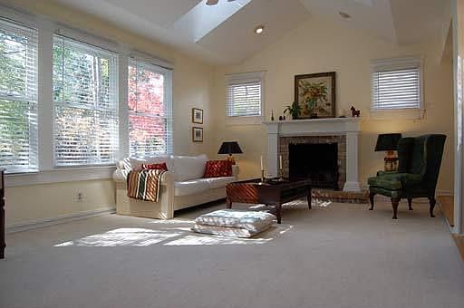 4th image of 1004 Wildrose Springs Dr