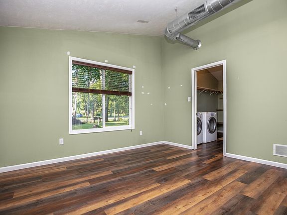 5th image of 24300 Sassafras St