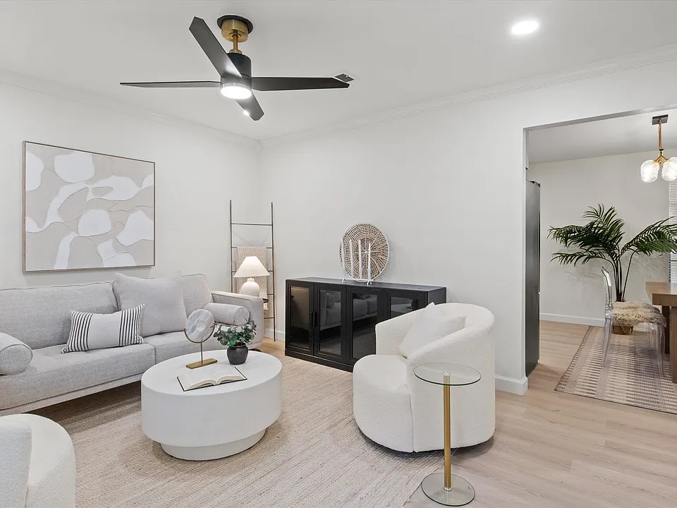 8477 Titus Ln