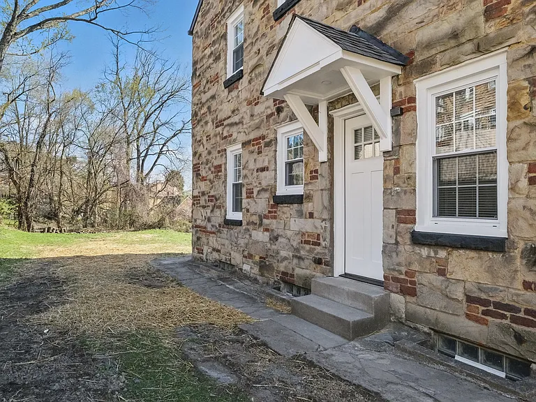 310 W Riverview Ave #1 — Photo 16