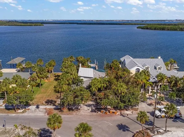 1035 Bay Esplanade, Clearwater, FL 33767