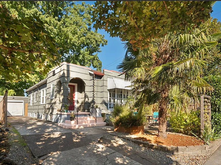 4115 SE Gladstone St — Photo 2