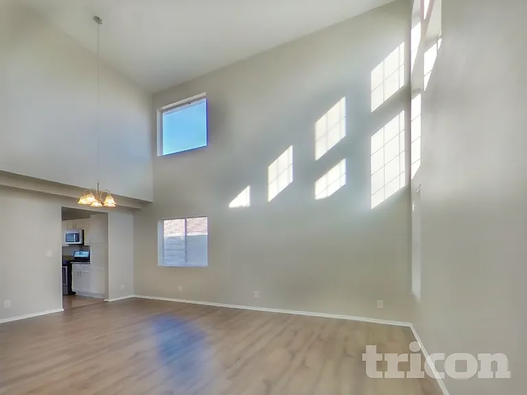 44313 63rd St W — Photo 2
