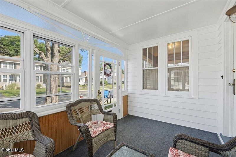 4th image of 51 Edgecomb Street