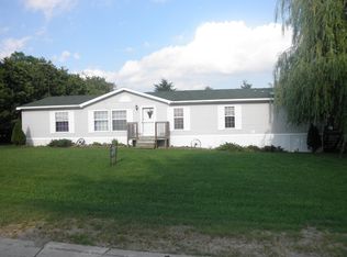 843 Volney Rd, Waukon, IA 52172
