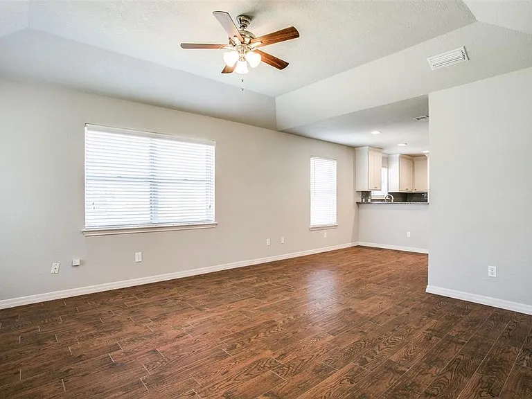 3000 Penny Ln — Photo 3