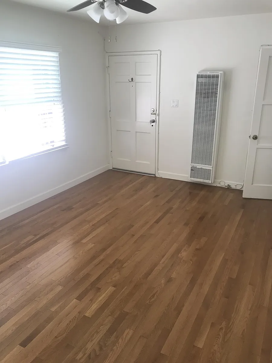 Building Photo - 125 La Verne Ave #4