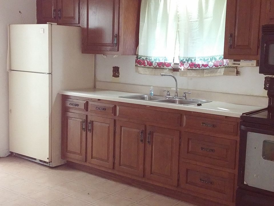 2nd image of 64 Walnut St