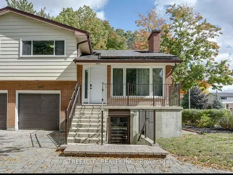 1337 Victoria Dr #UPPER — Photo 2