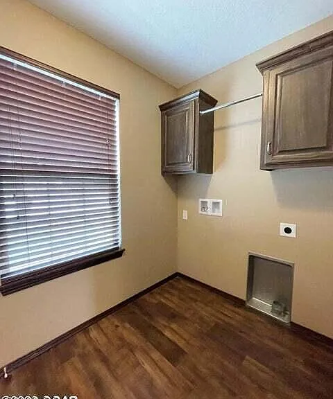 2830 S Pearl Ave — Photo 9