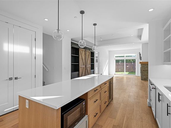 4th image of 846 Ackerman Rd #7