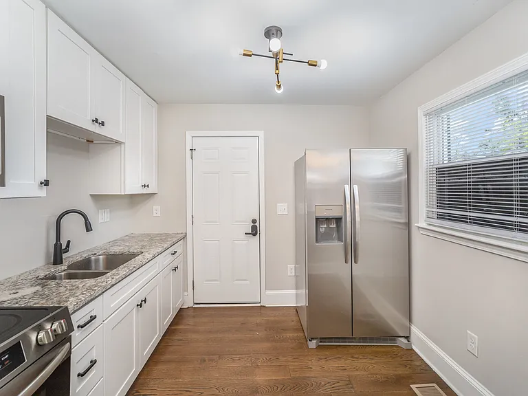 6037 Ingleside Dr #B — Photo 6