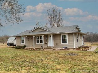 16527 E Grand Meadow Rd, Claremore, OK 74017