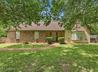 904 W Lake Dockery Dr, Jackson, MS 39272