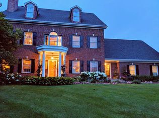 5320 Saddle Ridge Trl, Maple Plain, MN 55359