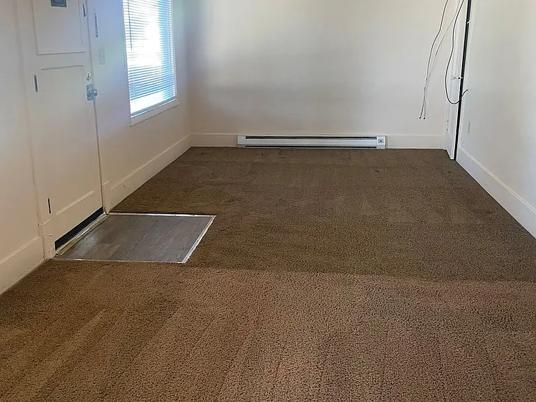 1229 Maple St — Photo 2