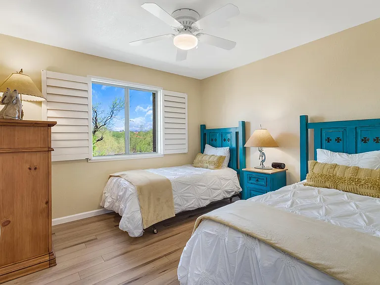 10380 N Hacienda Hermosa Dr — Photo 31