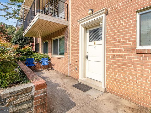 2nd image of 10600 Weymouth St #W4