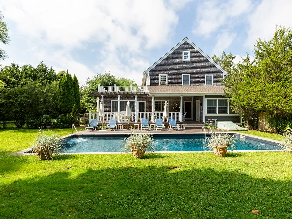 110 Mitchells Ln