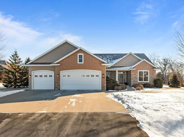 1928 Timberline Dr, Oshkosh, WI 54904