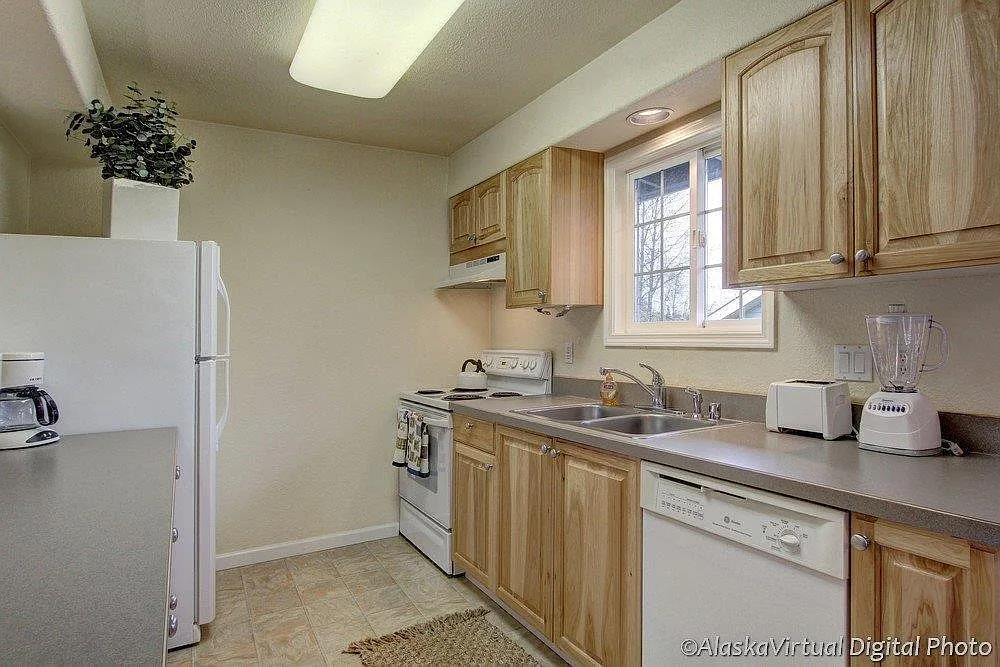 513 E 24th Ave #1 — Photo 4