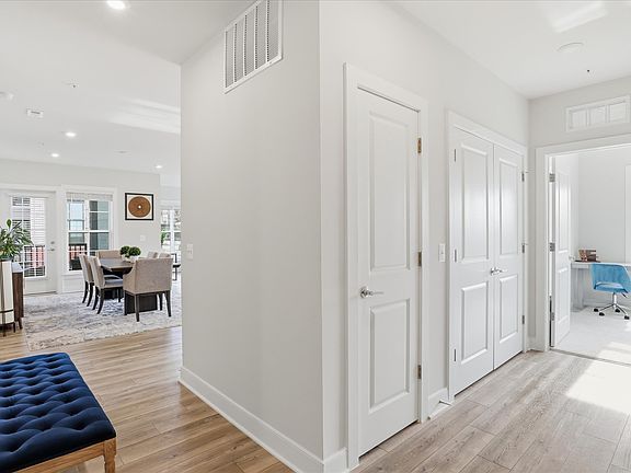 5th image of 106 Saint Ives Pl Unit 207