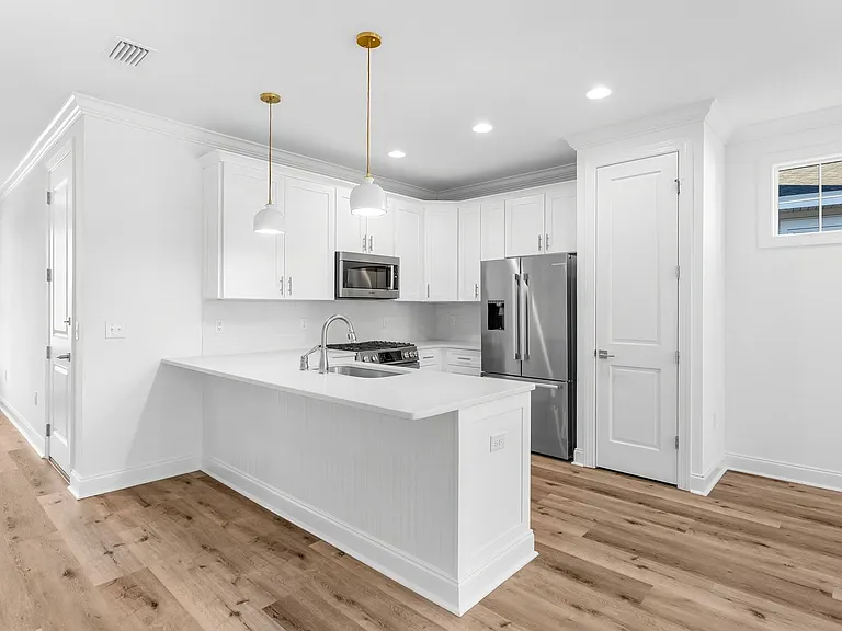 117 Roundwood Dr — Photo 8