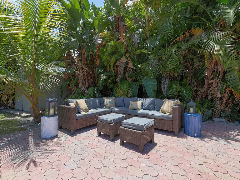 342 SW 14th St — Photo 35