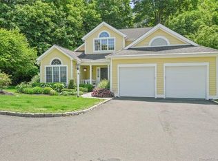 6 Wilton Hls UNIT 6, Wilton, CT 06897