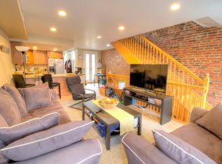 814 S 8th St #B, Philadelphia, PA 19147