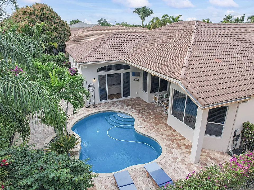 2903 Fontana Ln