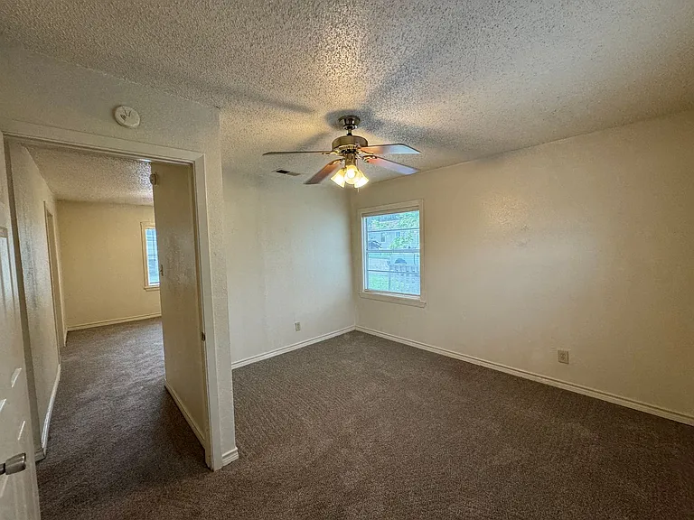 1301 Franz Dr — Photo 18