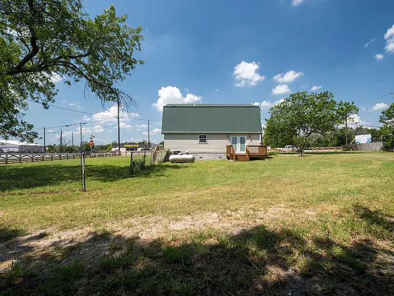 13902 FM 812 Rd — Photo 5