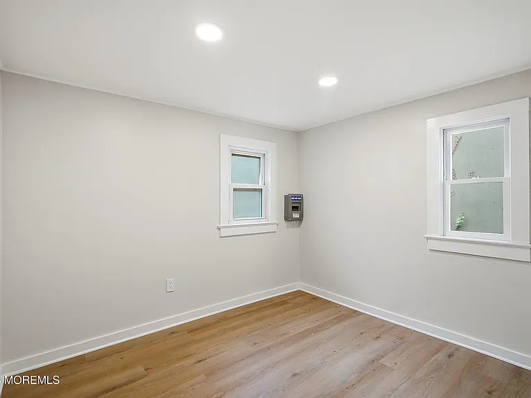 1208 Maplewood Rd — Photo 12