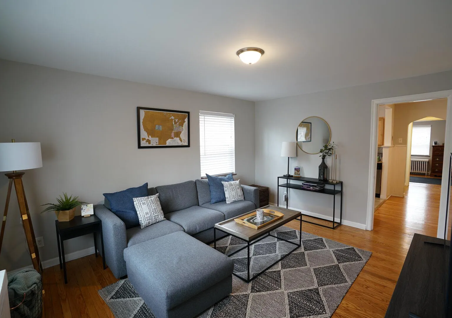 1 bed, 750 sqft, $1,055 — Photo 1