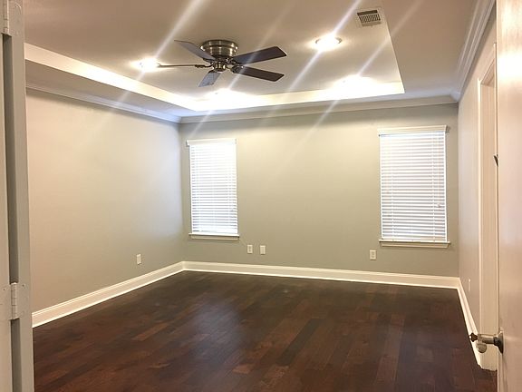 2nd image of 3823 Furneaux Ln