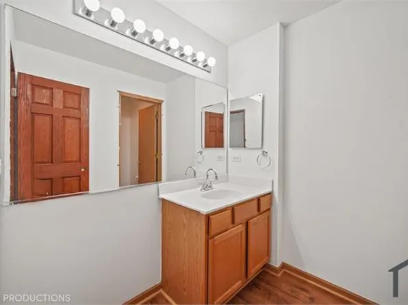 6520 Bridle Path Dr, Lansing, IL 60443