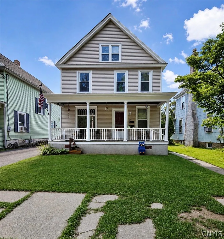 2 bed, 1.0 bath, 1700 sqft, $1,250 — Photo 1