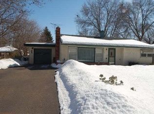 2202 Hendry Pl, Saint Paul, MN 55117