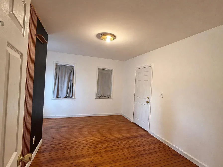 3 bed, 550 sqft, $2,350 — Photo 3