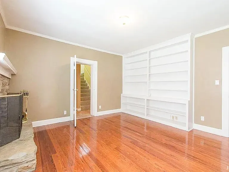 520 S Eagleson Ave — Photo 4