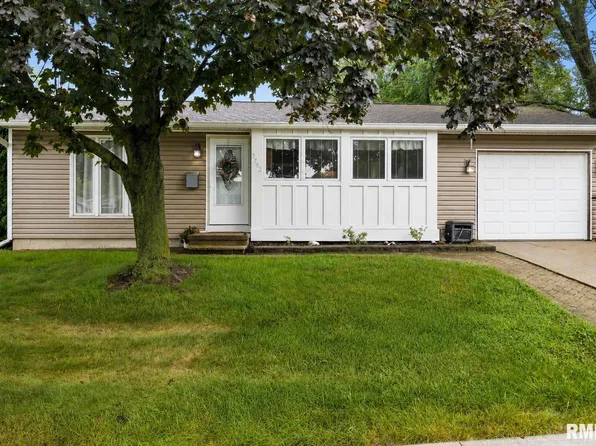 3702 W Creighton Ter, Peoria, IL 61615